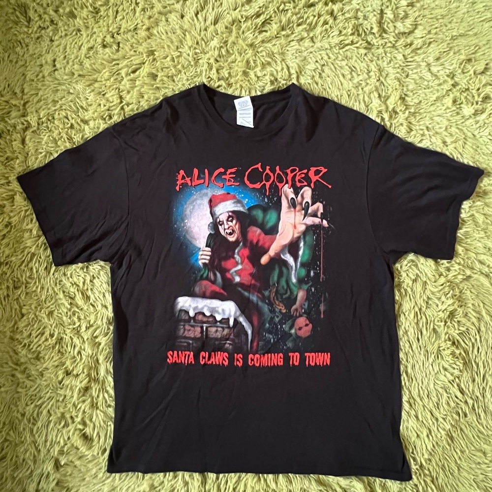 Vintage Alice cooper santa clause is coming t shirt size xl in good condition